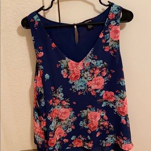 Torrid size 0 v neck tank